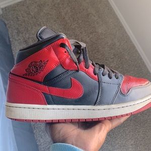 RETRO JORDAN 1’S